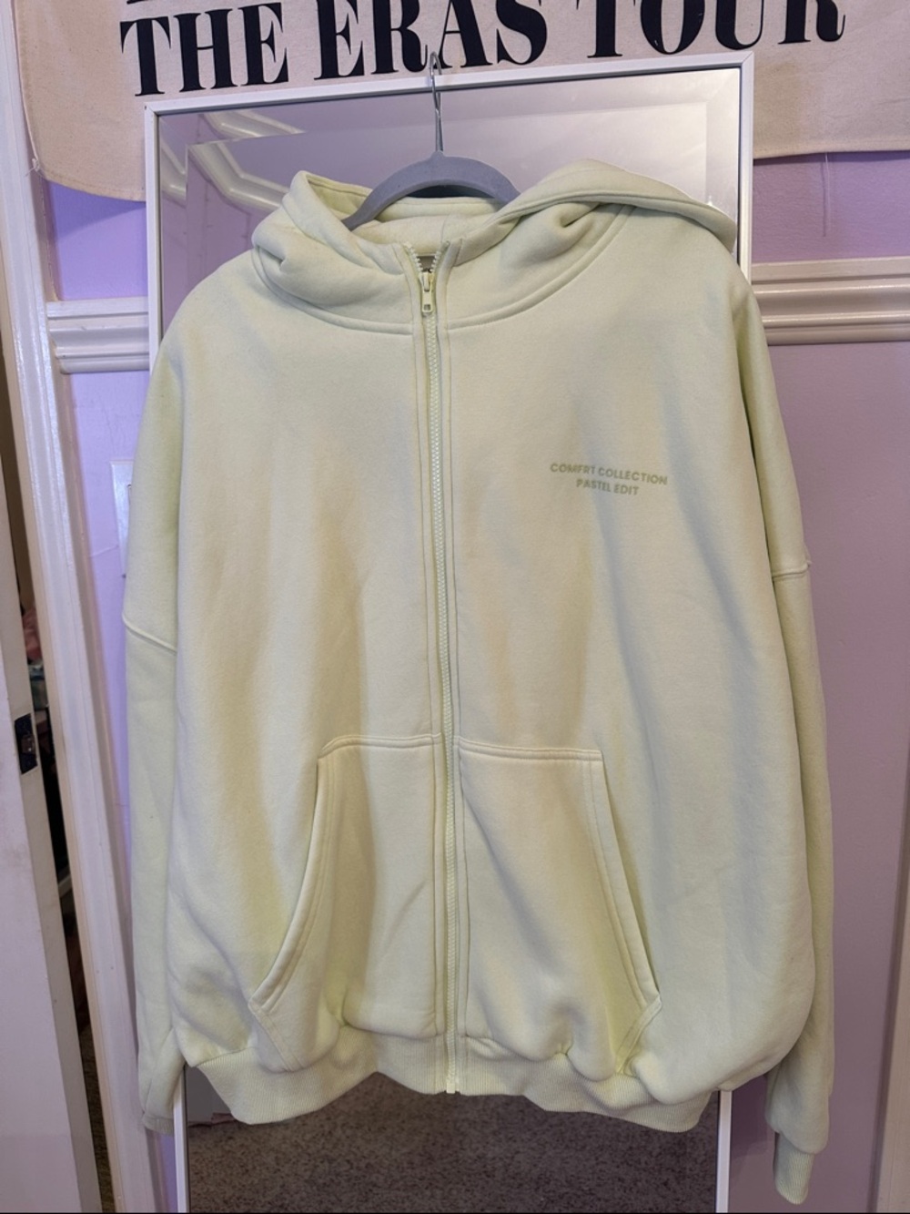 Comfrt Honeydew Pastel Women's Sweat Suit: Zip Hoodie and Sweatpants